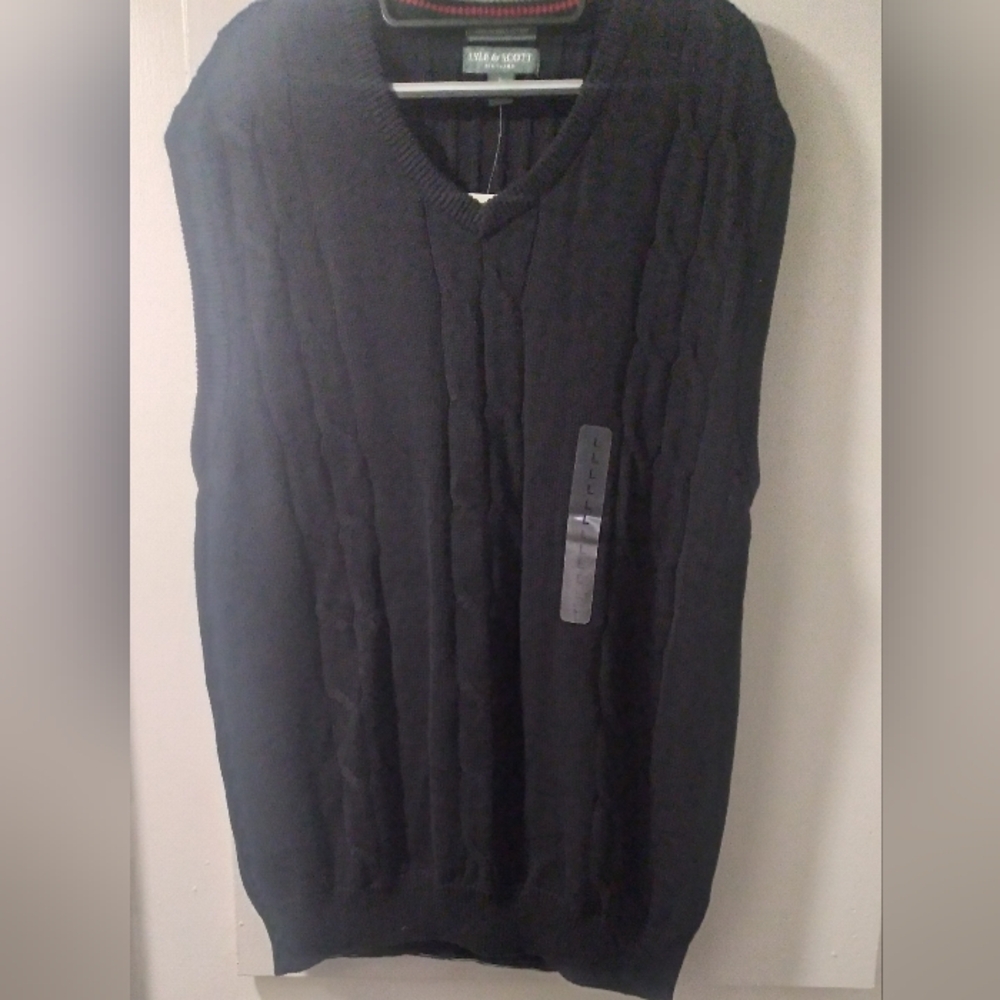 Lyle & Scott Black Crewneck Sweater